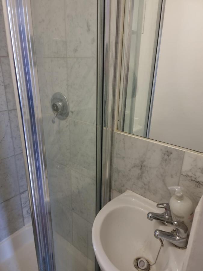 F8-Mezzanine 1St Floor Flat Fits 3 Near Paddington Apartamento Londres Exterior foto